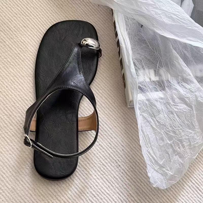 Fashion 2025Concise Clip Toe Buckle Strap Sandals Woman Summer Elegant Pu Leather Flat Gladiator Shoes Casual Brand Design Flip Flops