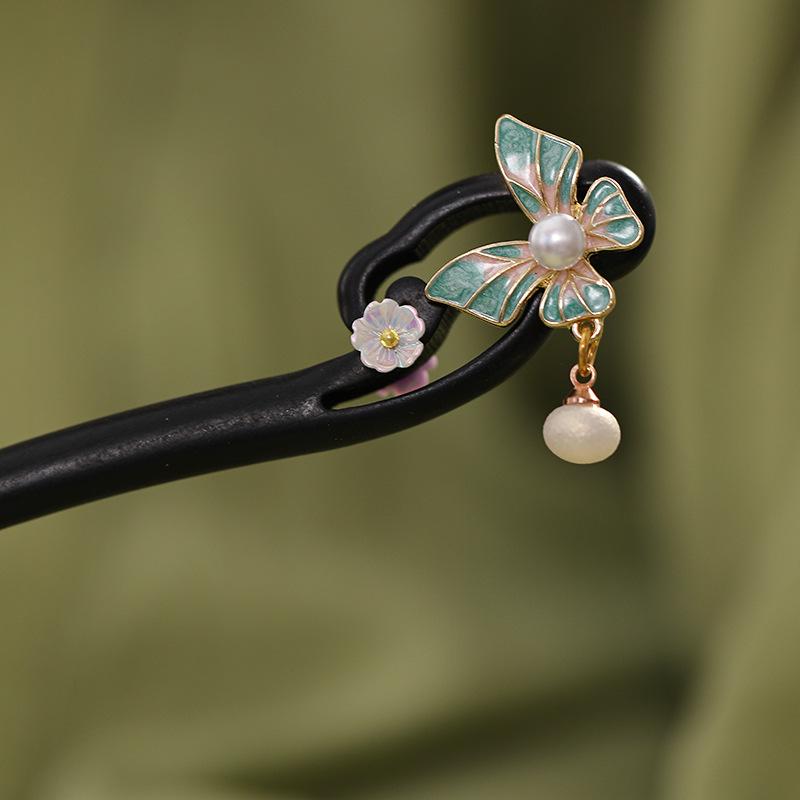 "Auspicious Lotus Cloud Sandalwood Hairpin: Ancient Chinese Style Hanfu Headdress for Women"