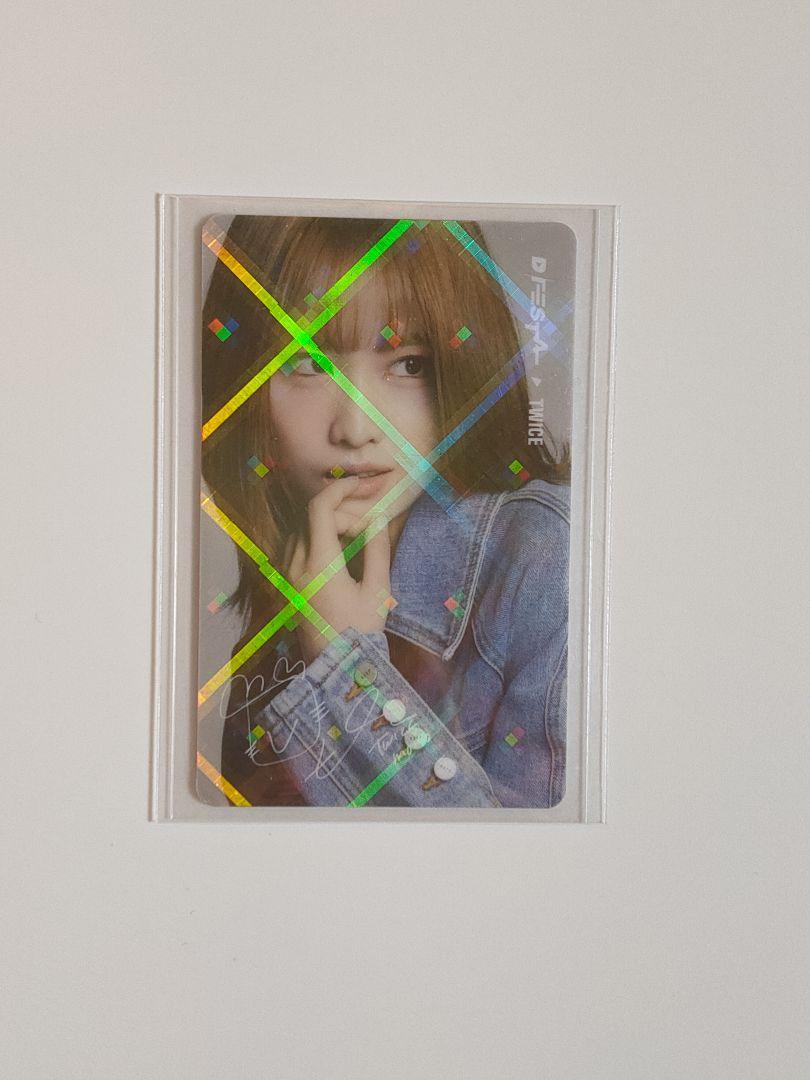 

[USED] TWICE Momo d festa hologram trading card
