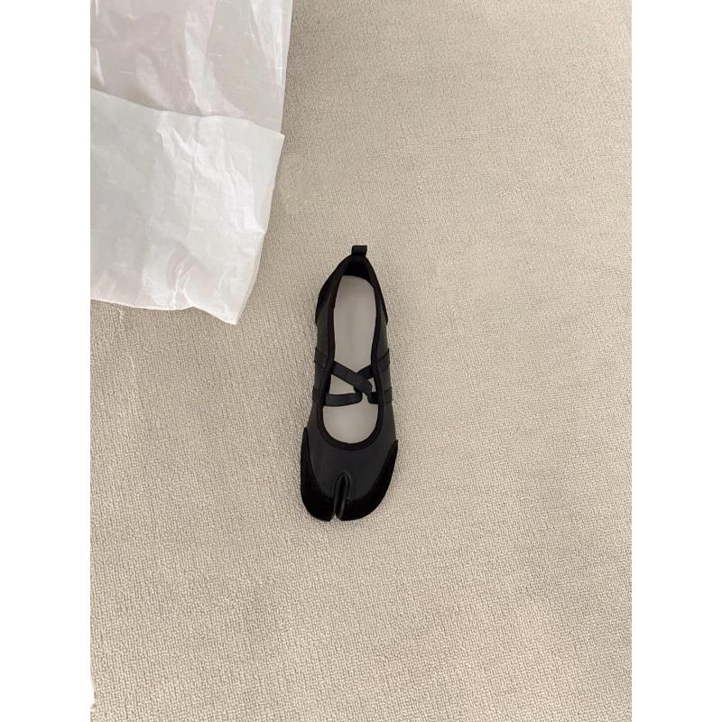 New Super Soft Leather Red Shoes Ballet Pig's Feet Split-toed Women's Shoes Mary Jane Shoes Women's Flats