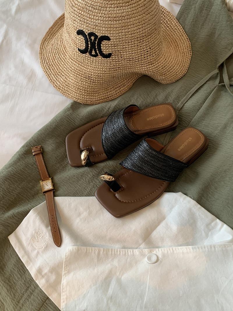 

Sheepskin version~ Grape mother has the same holiday style, metal feet, square head grass woven set of toe slippers, women s toe sandals. 35