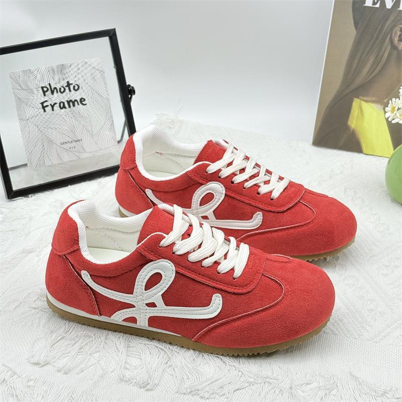 Retro flat-bottomed German training shoes women's 2025 autumn new super fire versatile little white shoes lightweight soft-soled sports and leisure