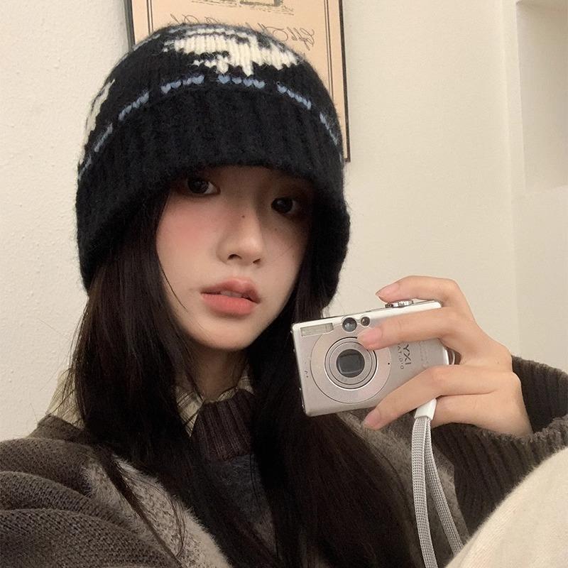 A Winter Korean Style Versatile Knitted Cap for Women A Small Woolen Bucket Cap That Shows Off The Face  and A Thickened Cold Proof and Warm Hat