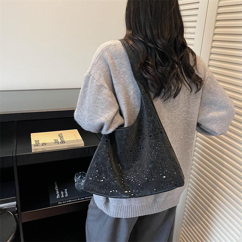 Oxford Solid Color Women's Handbags Large Capacity Hollow Out Women's Bags  Sale 2026 New Autumn Fashi Shoulder Bag
