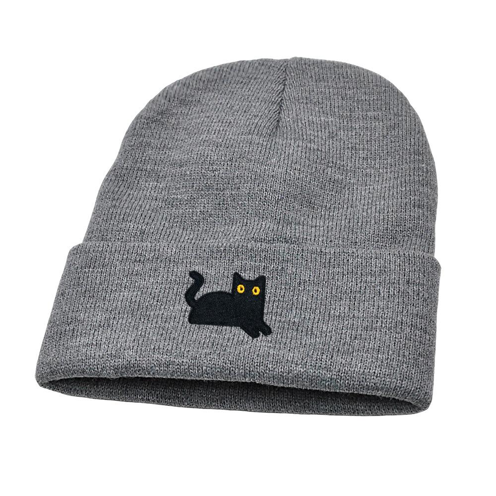 Autumn and winter warm knitted pullover hat for men and women, cute black cat pattern embroidered yarn beanie hat