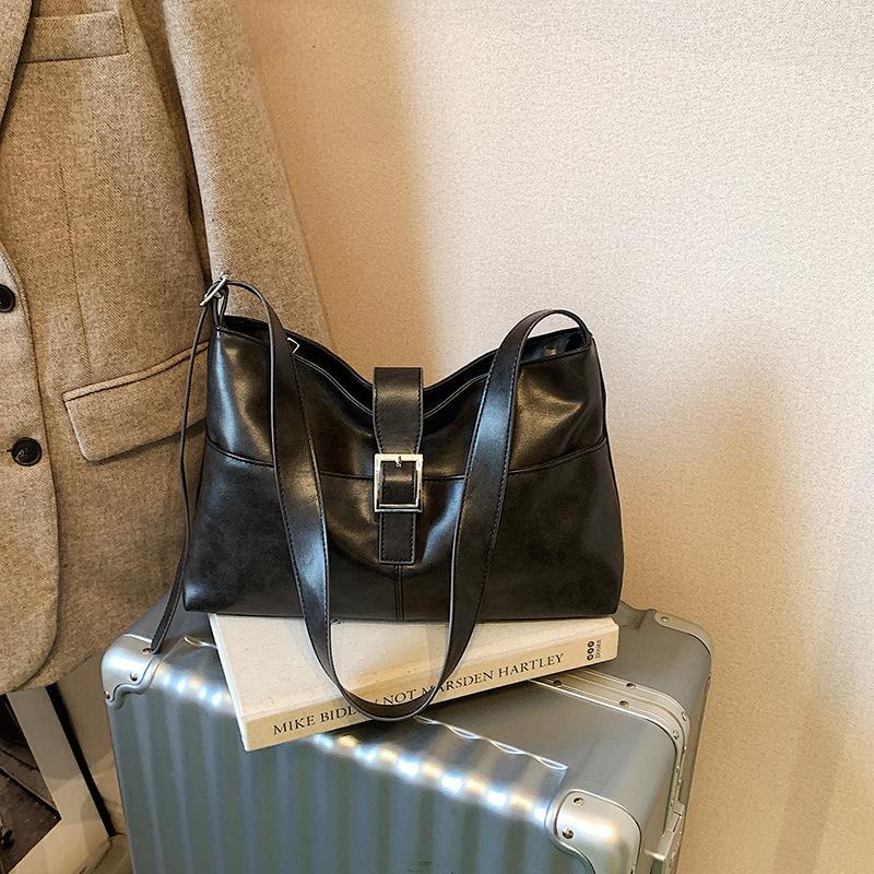 Casual large-capacity bag women's 2025 new commuter versatile shoulder messenger bag slack tote bag bucket bag