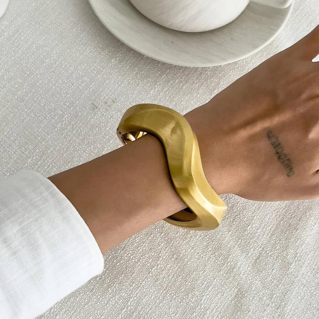 SHIXIN 3 Styles Minimalist Resin Acrylic Thick Wide Bracelet for Women Vintage Irregular Wave Cuff Bangle Charm Hand Jewelry New