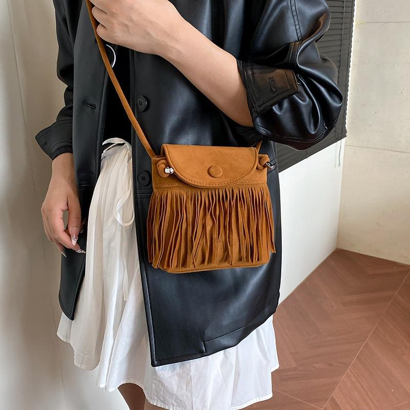 New trend niche design fringed mobile phone bag women's shoulder messenger bag retro bucket bag