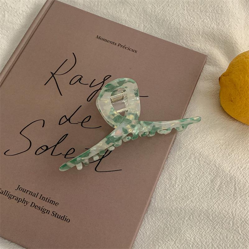 Korean Imitation Acetate High-End Shark Hair Clip - Elegant Hair Accessory for Stylish Looks