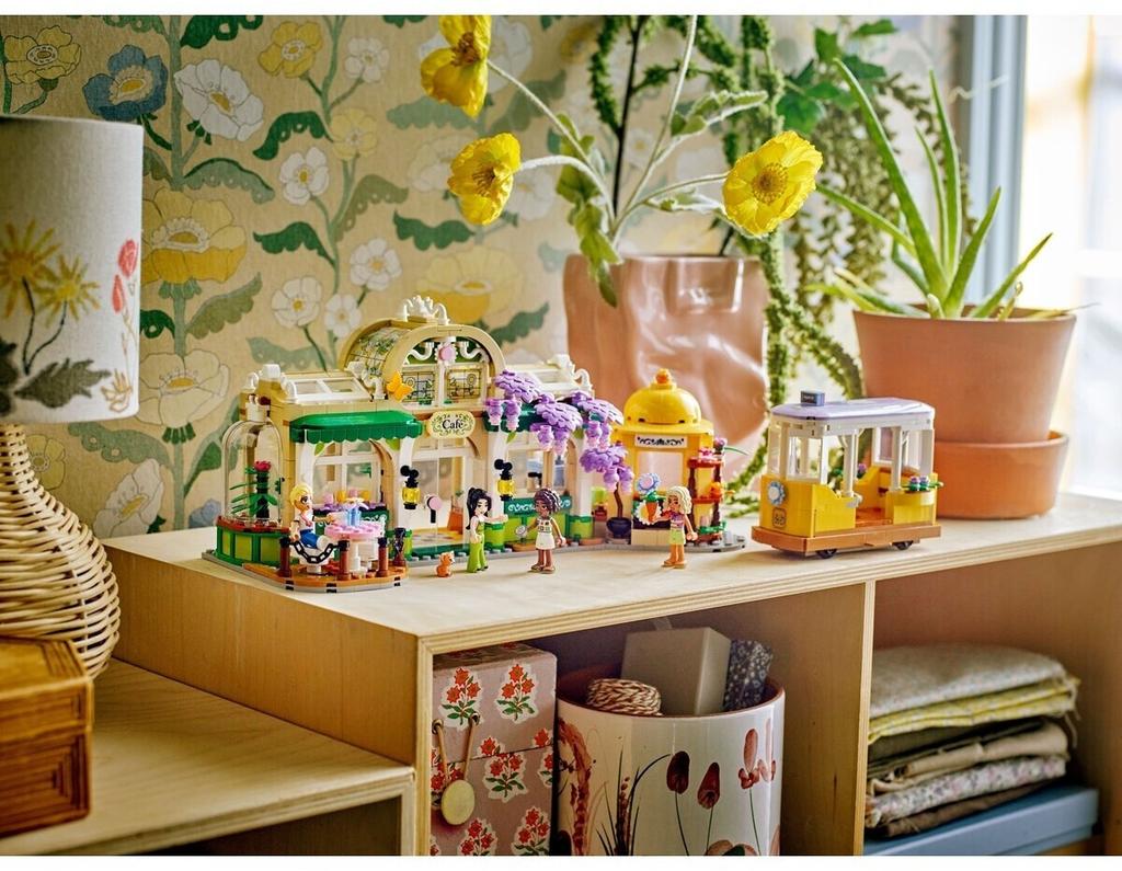 LEGO Constructor House Friends – Plant Cafe and Flower Kiosk (42671)