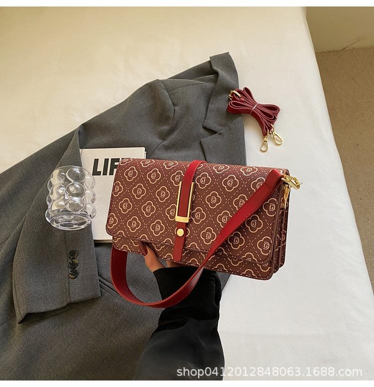 High sense women's new autumn and winter versatile bag niche messenger bag single shoulder small square bag 2025 underarm ins bag