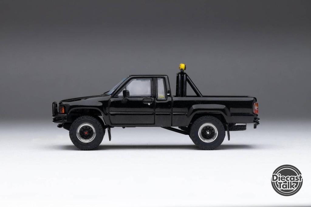 Gaincorp Products Diecasttalk x BoostGear Custom 1/64 Scale Toyota 1985 Hilux 4x4 SR5 Extra Cab Black (Finished)