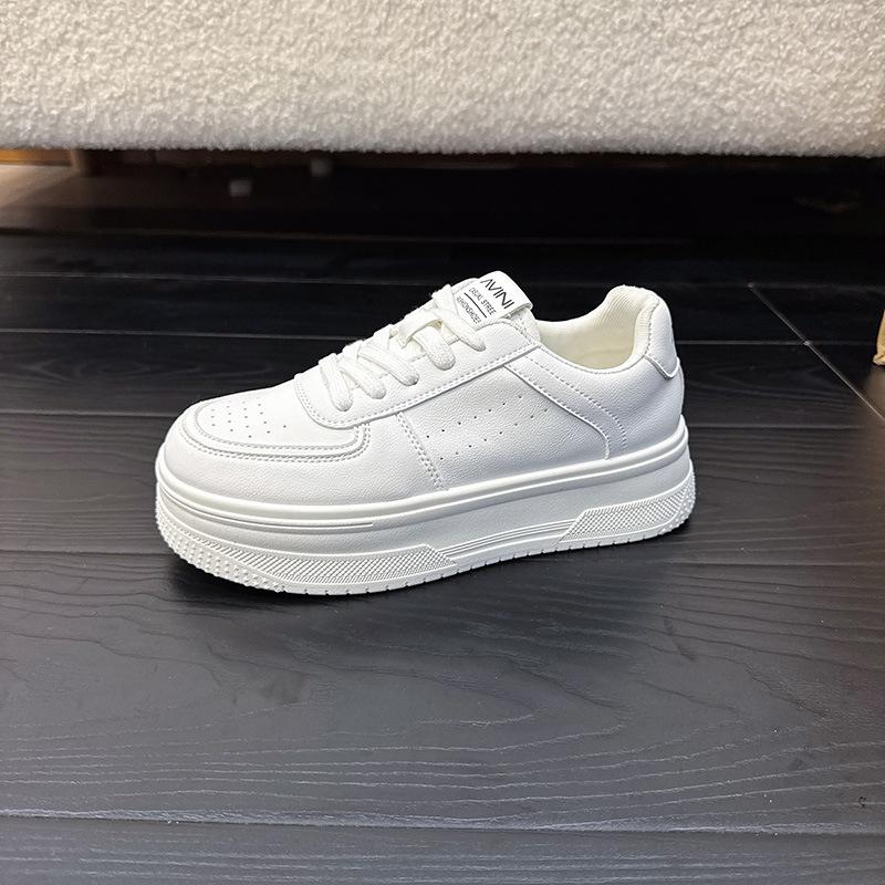 

Мягкая кожа маленькие белые туфли женские осенние новые универсальные туфли на платформе спортивные кеды нескользящие и водонепроницаемые спортивные туфли 40 белый