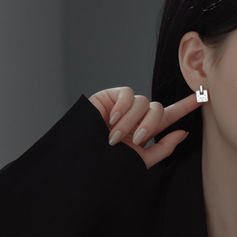 Banyan Tree S925 Silver Korean Diamond Star Square Geometric Earrings - Light Luxury Retro Style