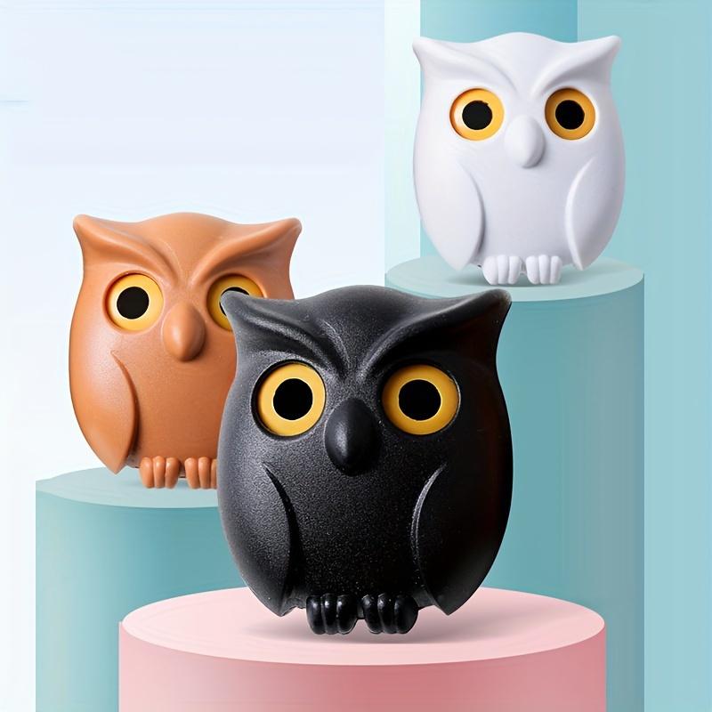 1 buc Hol de intrare Cârlig drăguț bufniță pentru depozitare chei cu adeziv fără urme, Ochi care se deschid și se închid automat.