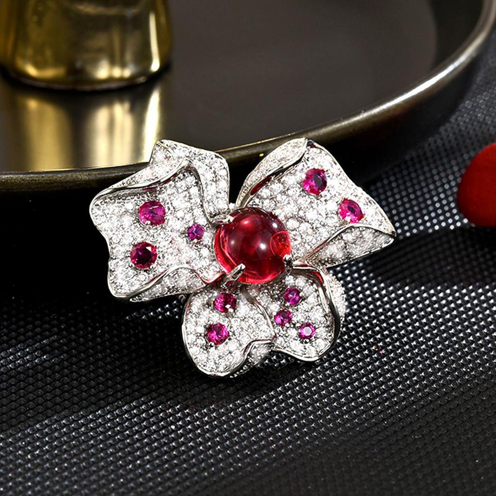 Senior Brooches Flower Leaf Brooch Pins for Women Suit Pendant  Fashion Brooches Jewelry