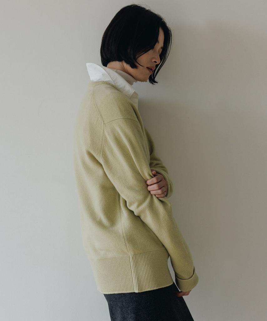 Beullaengkeulumumeon Over V-Neck Knit_Lime