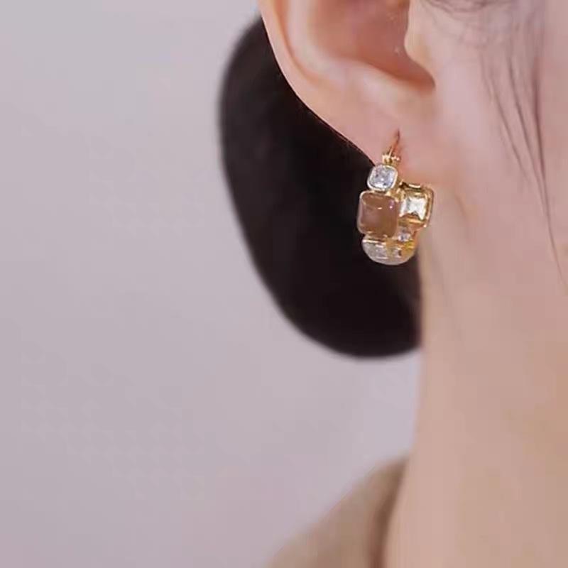 Boucles d'oreilles carrées et boucles d'oreilles style Maillard, design de niche style Hong Kong, boucles d'oreilles exquises de luxe haut de gamme, polyvalentes