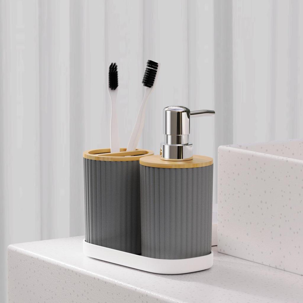 Ensemble de salle de bain en bois de bambou: Comprend Bouteilles, Brosse de Toilette, Porte-Brosse à Dents, Poubelle - 3 Pièces.