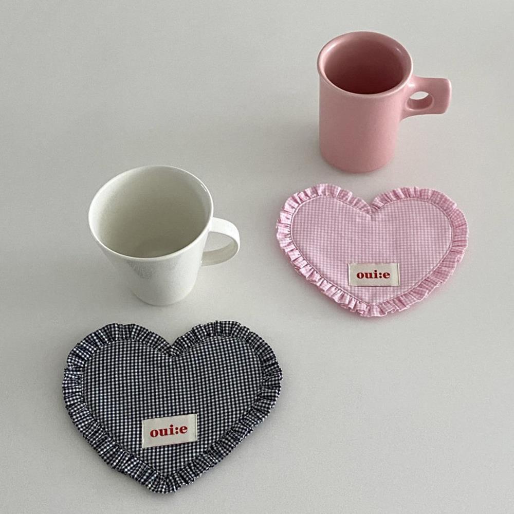 Korean INS Placemats Small Fresh Style Plaid Heart-shaped Coasters Cute Sweet Insulated Desktop Home Atmosphere Decoration