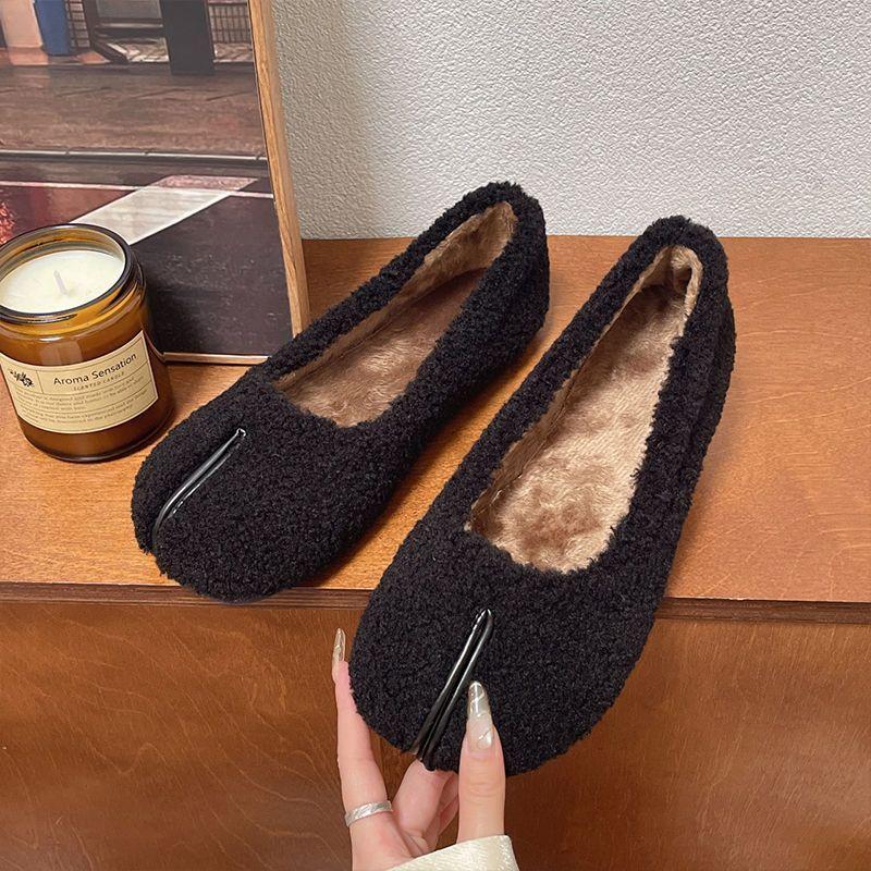 Flat bottom fluffy shoes women wear versatile Internet celebrity cotton ladyshoes flat heel sheep curly wool velvet 2025 new Doudou shoes