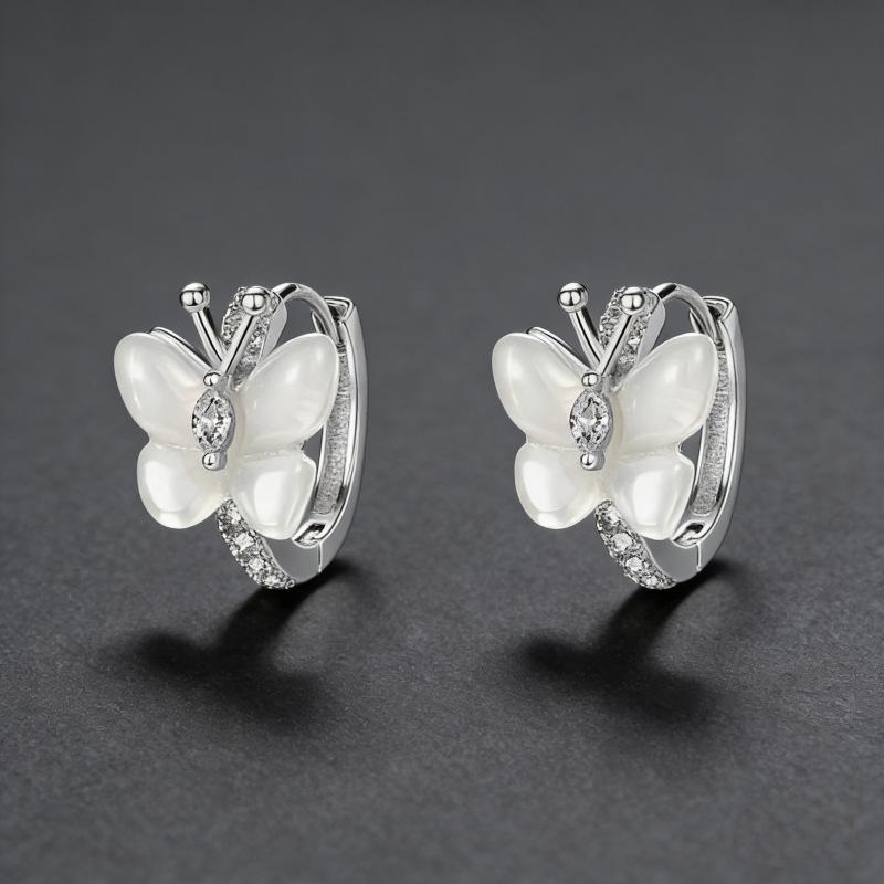 Niche Design Delicate Butterfly Earrings for Women, Fashionable and Trendy Hot-Selling Ear Accessories