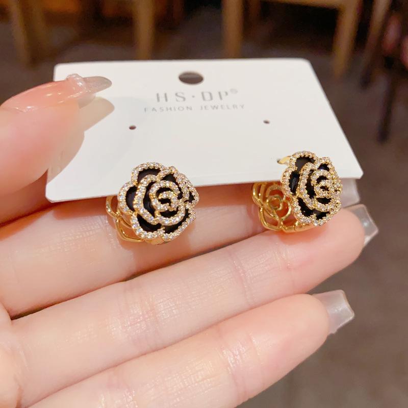 Fashionable Personalized Versatile Super Sparkling Earrings 1 pair золотой