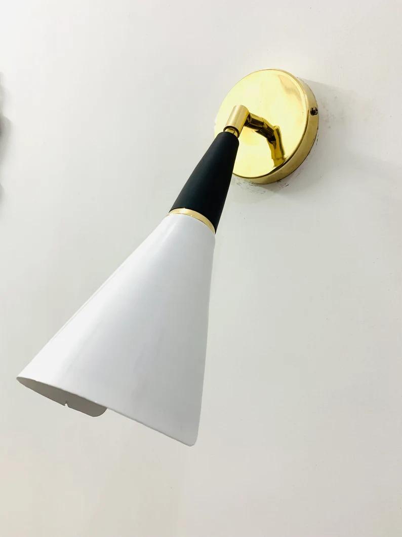 

Custom Brass Diabolo Wall Sconce: Mid Century Bedside Lamp білий
