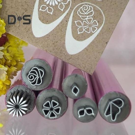 Nail Art Stamp Pen Set 15Pcs Flower Nail Stamp Pen Kit Easy To Use Nail Stamper with Different Patterns Portable Nail Art Tool for Women