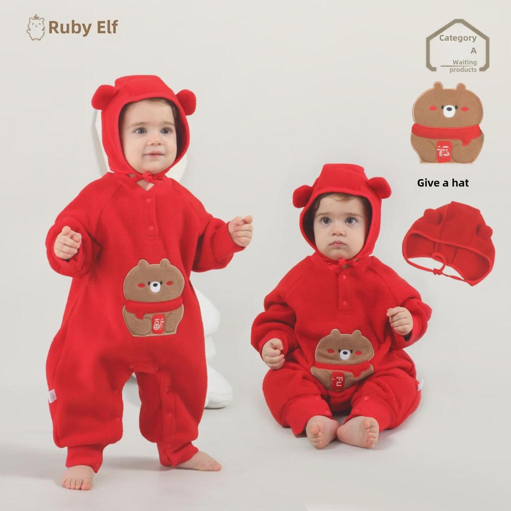 Salopă roșie din fleece polar pentru bebeluși: Lună Plină, 100 de Zile, Un An - Design de Ursuleț cu Binecuvântare de Anul Nou