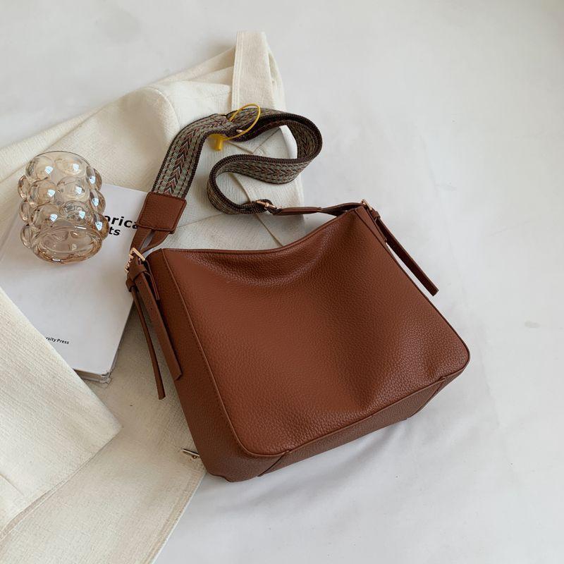 Korean Version of Soft Leather Retro Bucket Bag, High-end Exquisite Broadband Casual Shoulder Messenger Bag, Foreign Style Versatile Child and Mother 