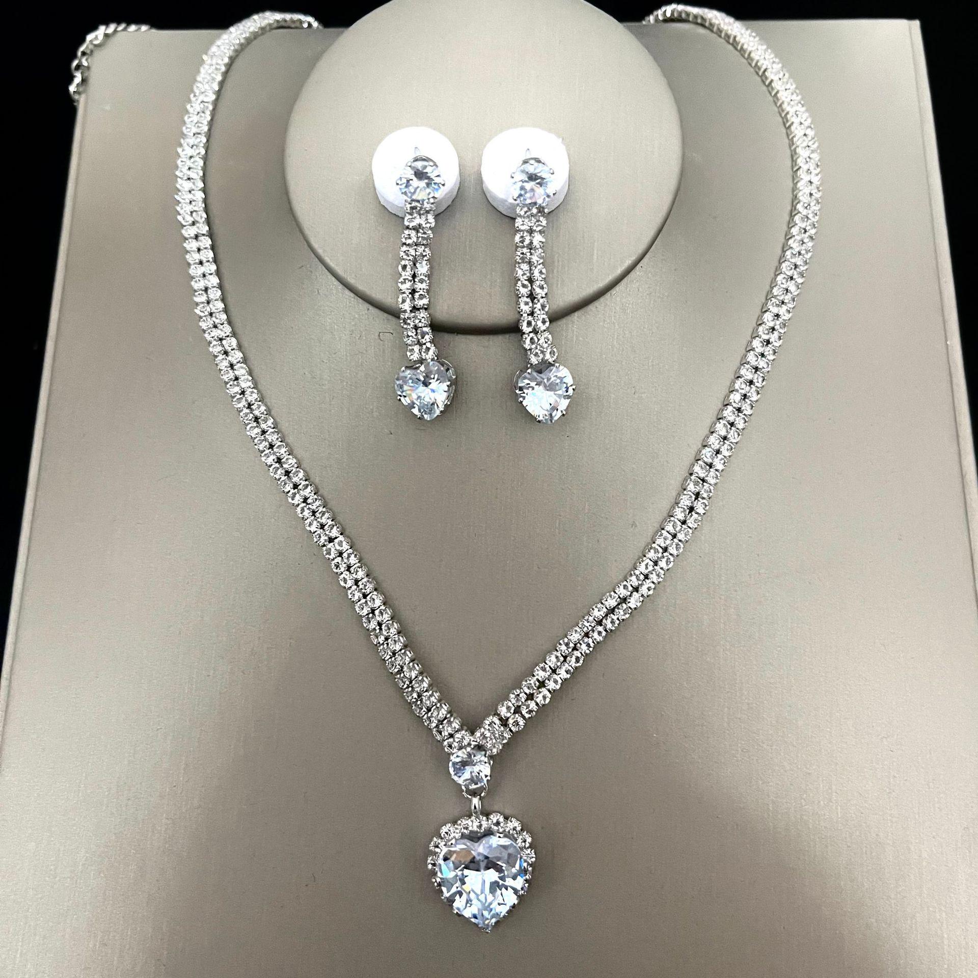 Elegant Full Diamond Claw Chain Jewelry Set: Necklace & Earrings for Women серебряный