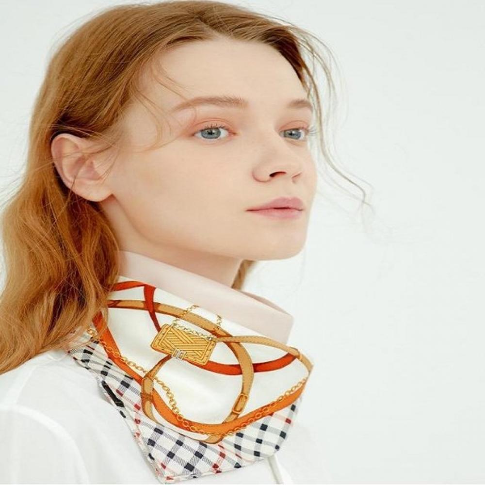 

Daks Beige Chain Print Silk Square Scarf Dcsc1f144 Single option