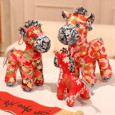Volksblumenstoff Pferdepuppe Jahr des Pferdes Maskottchenpuppe Plüschtier Tierkreis Stoffkunst Pferdepuppe Geschenk