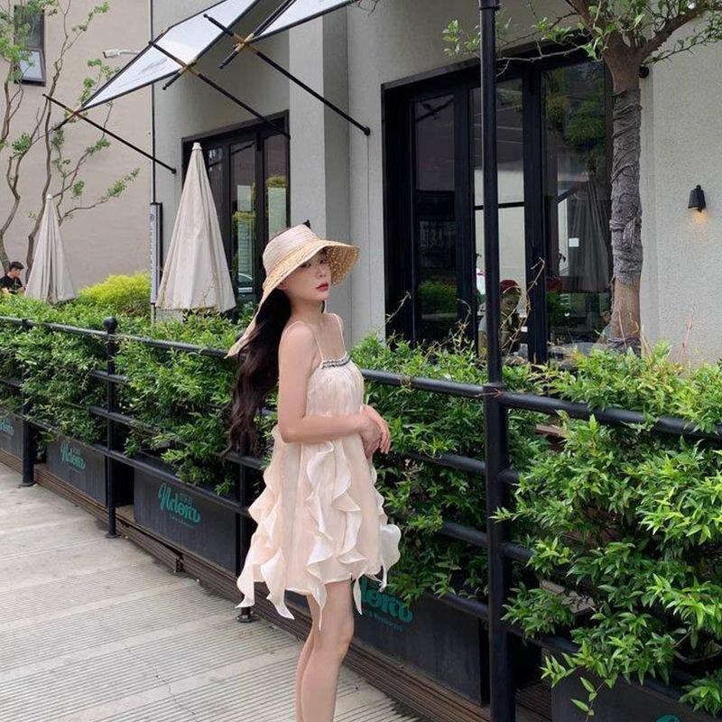 Summer irregular ruffle edge loose a word short skirt seaside vacation wind suspender design girls small skirt