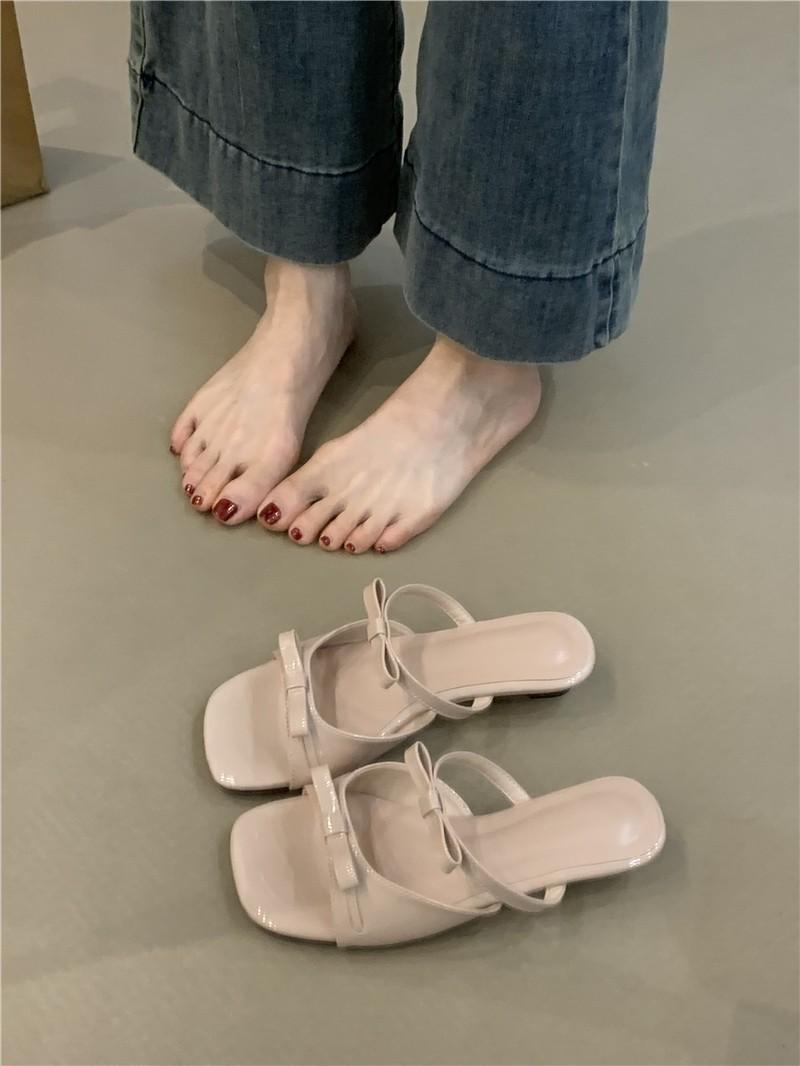 

French sweet double bow cool slippers female 2025 summer temperament elegant fairy wind slope heel holiday slippers 40 тілесний