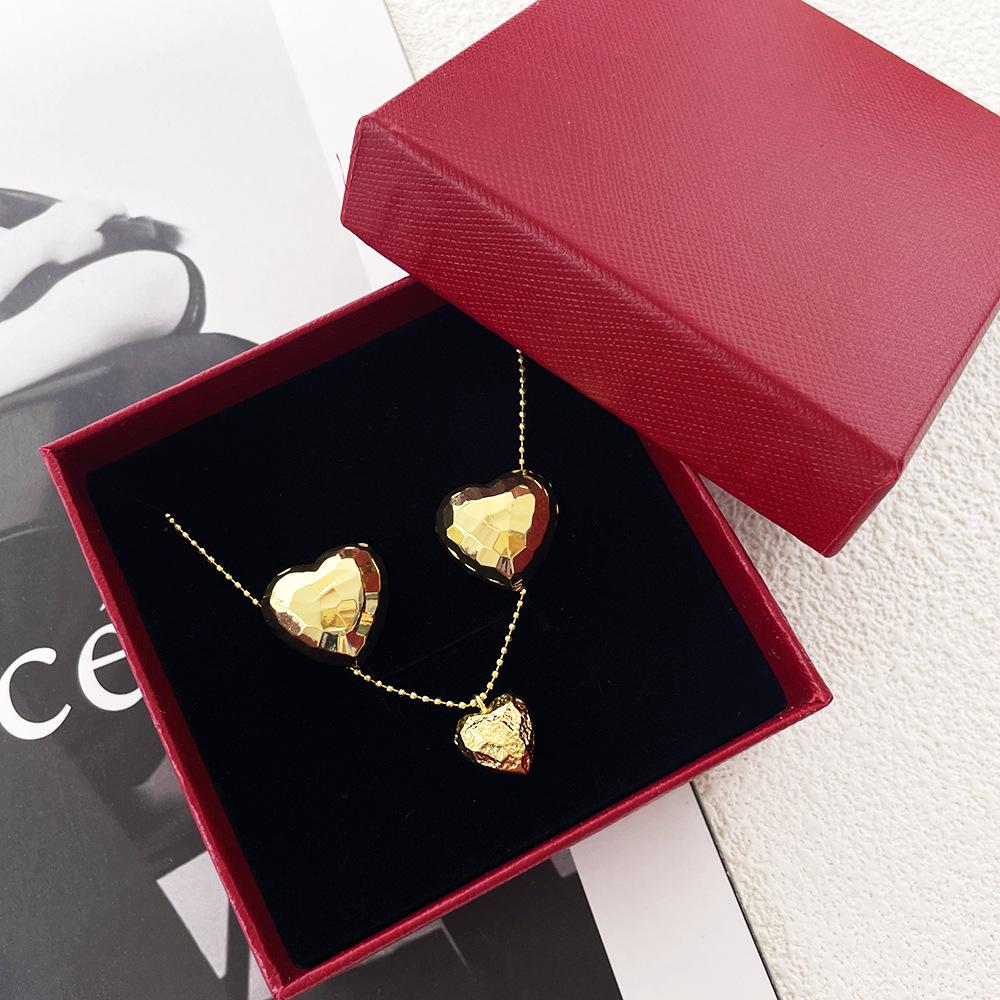 

Винтажный рельефный кулон в форме персикового сердца, минималистичный набор ожерелий для женщин