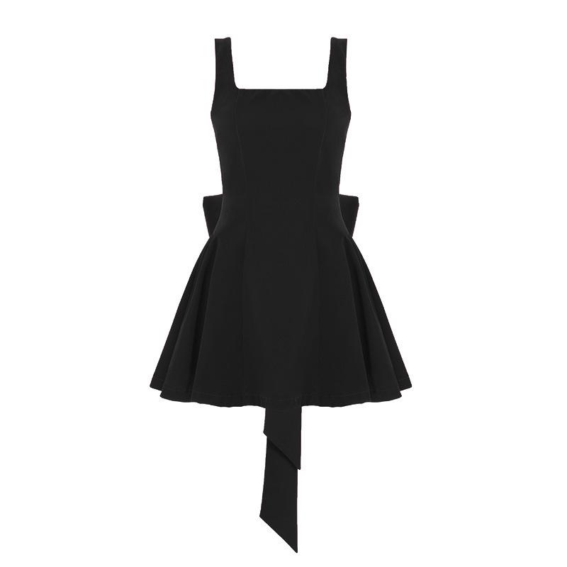 

Women s Red A-line Dress: French Heiress Style, Bow Backless, Spaghetti Straps, Waist-Cinching, Fluffy Skirt Large