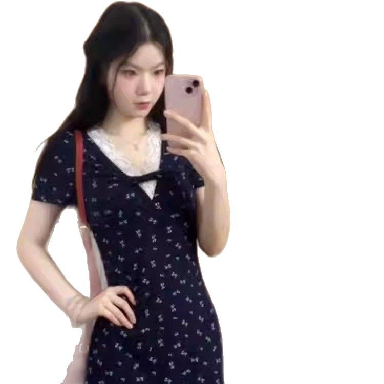 French V-neck Floral Dress Women's Summer Korean Version of Pure Desire Temperament, Waist and Thin Medium and Long Skirt