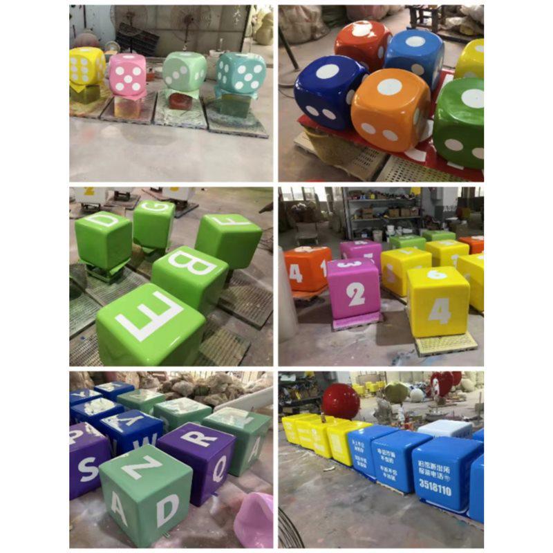 

Dice-Shaped Fiberglass Cube Seat for Shopping Malls, Kindergartens, Schools, and Creative Spaces 70*70*70