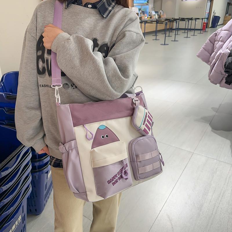 Kontrastfarbene Umhängetasche mit großer Kapazität, Mädchen-Schulter-Tragetasche, Studentische Unterrichtstasche mit Münzfach