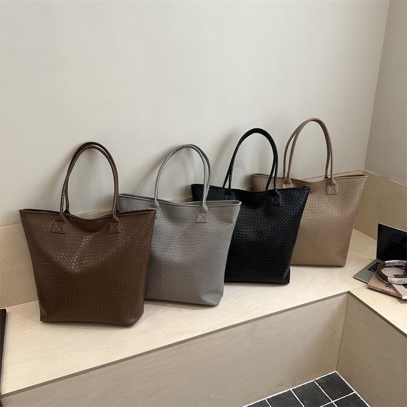Large Capacity Woven Texture Indentation Simple Fashion Casual Shoulder Tote Bag