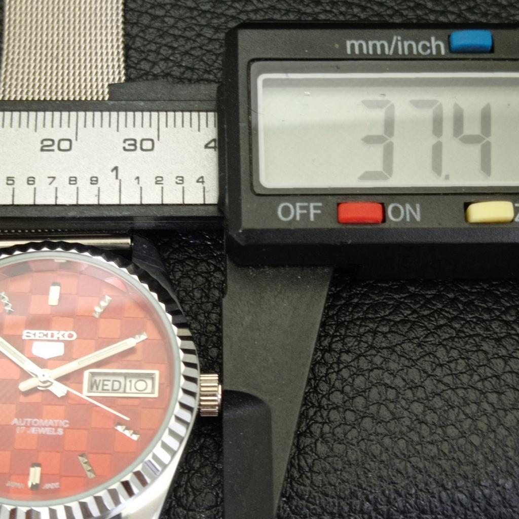 MENS VINTAGE REFURBISHED SEIKO 5 AUTOMATIC JAPAN RED COLOR DIAL WATCH A440371-9 Sk-a440371-1