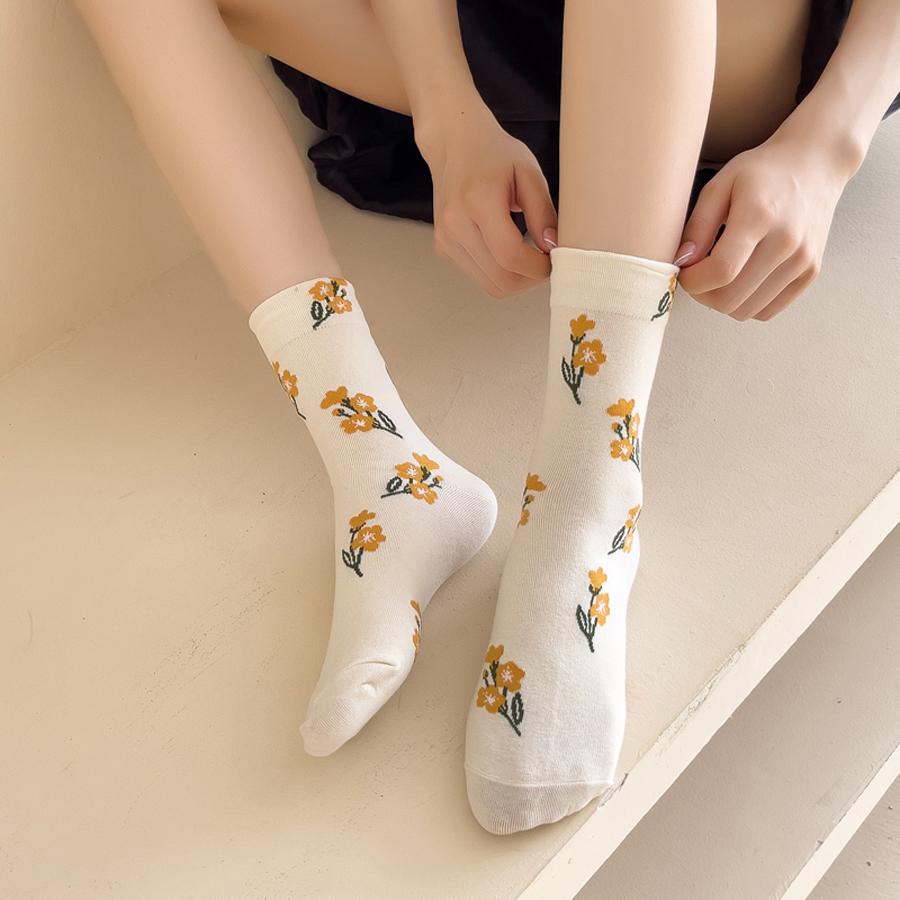5 Pairs Pack High-quality Women's Cotton Socks With Trendy Floral Print Pattern Mid Length Socks For Woman Autumn And Winter