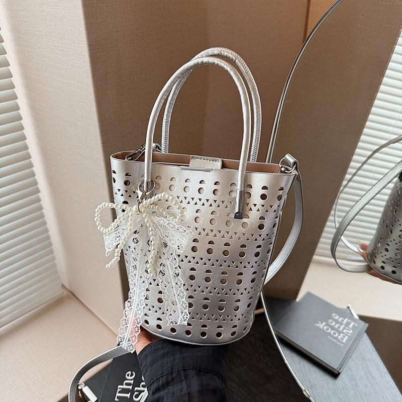 Bag Women's Hollow Bucket Bag Fashion Versatile Handbag Casual Shoulder Messenger Bag Commuter Bag