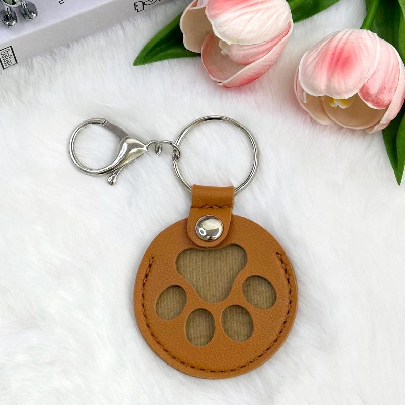 Leather Pet Hair Memorial Keychain Case: Cat & Dog Hair Keepsake Hanger