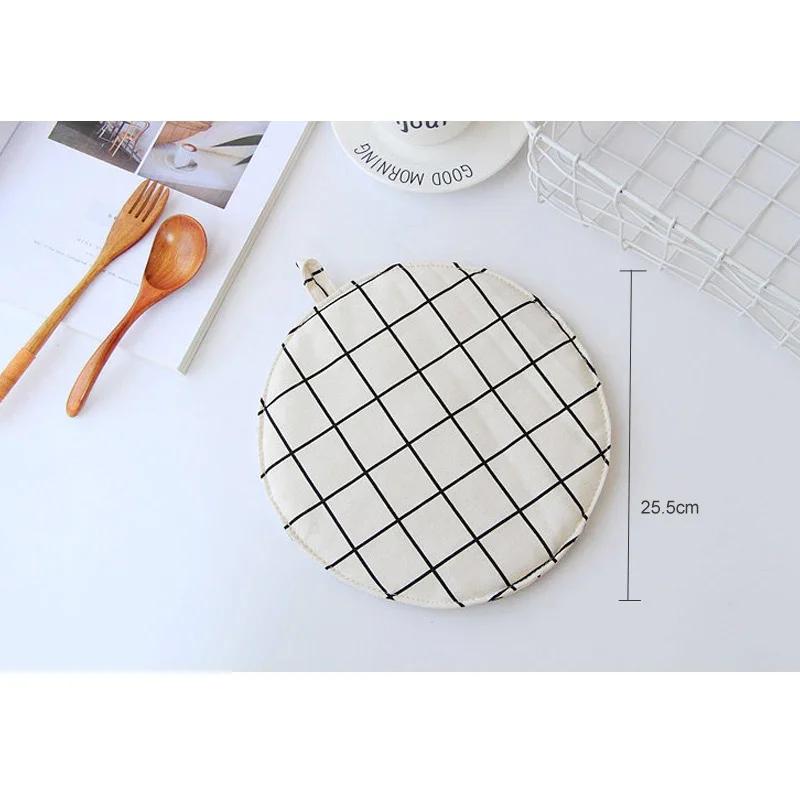 1 Piece Fashion Nordic Cute Cotton Non - Slip Yellow Gray Kitchen Cooking Baking BBQ Potholders Oven Mitts Microwave Gloves