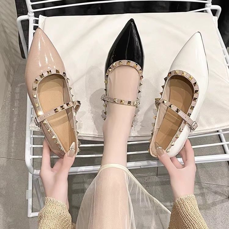 Small inner height increase single shoes women's 2025 summer temperament rivet pointed Mary Jane outside wearing shallow patent leather boat shoes