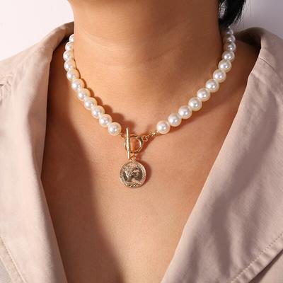 17KM Vintage Pearl Necklace For Women Retro Red Crystal Heart Pendant Pearl Choker Necklaces Gifts Jewelry