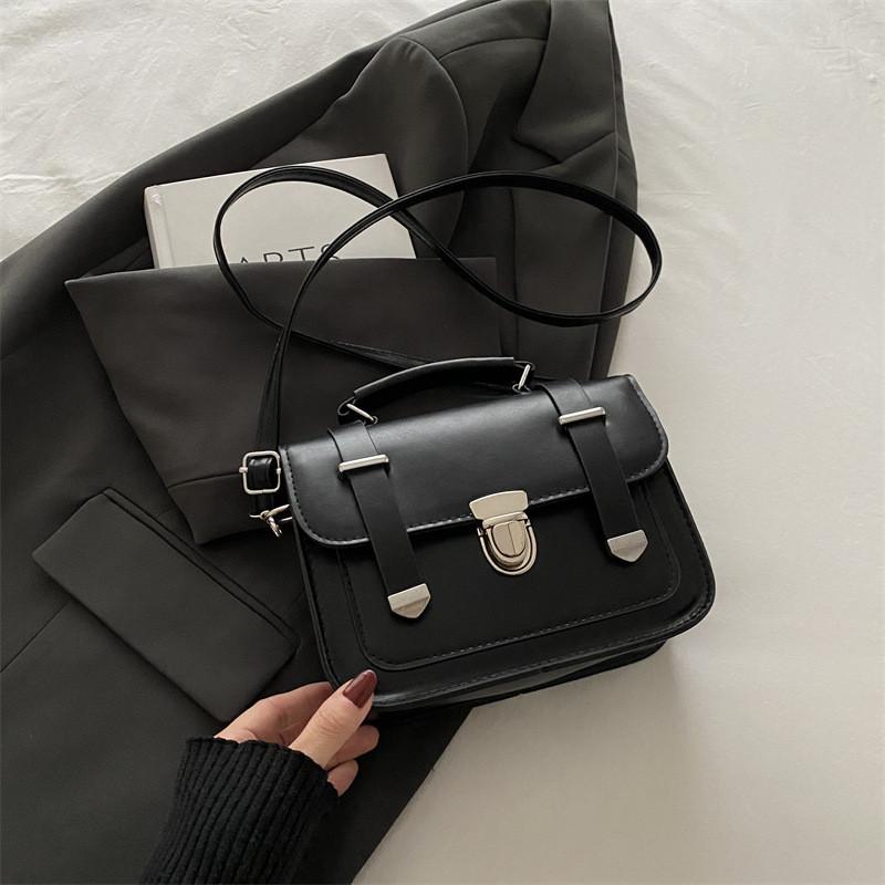 Unique Fashionable Small Square Bag For Women With Beautiful Retro Design Elements чёрный